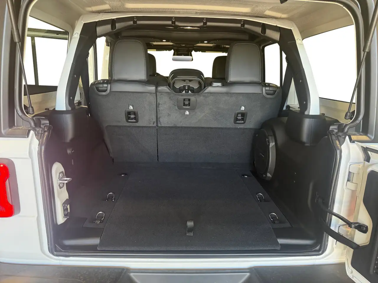Jeep Wrangler снимка Jeep Wrangler