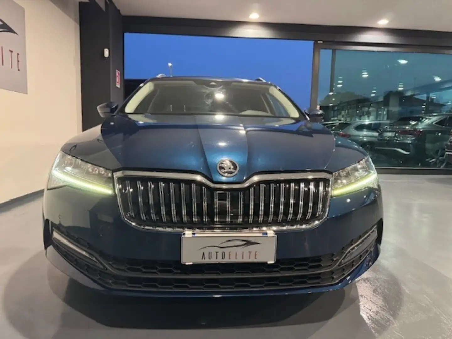 Skoda Superb 2.0 TDI EVO 150 CV SCR DSG Wagon Executive Blu/Azzurro - 2