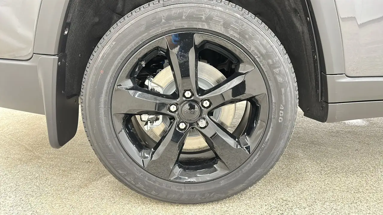 Jeep Grand Cherokee снимка Jeep Grand Cherokee