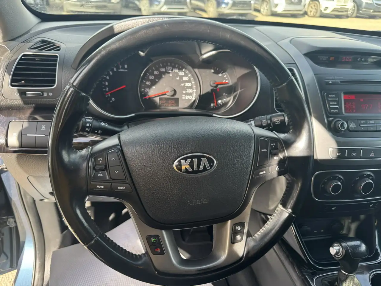 Kia Sorento снимка Kia Sorento