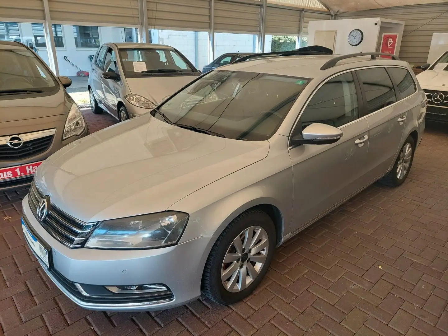 Volkswagen Passat Variant Comfortline BlueMotion Navigation Stříbrná - 1