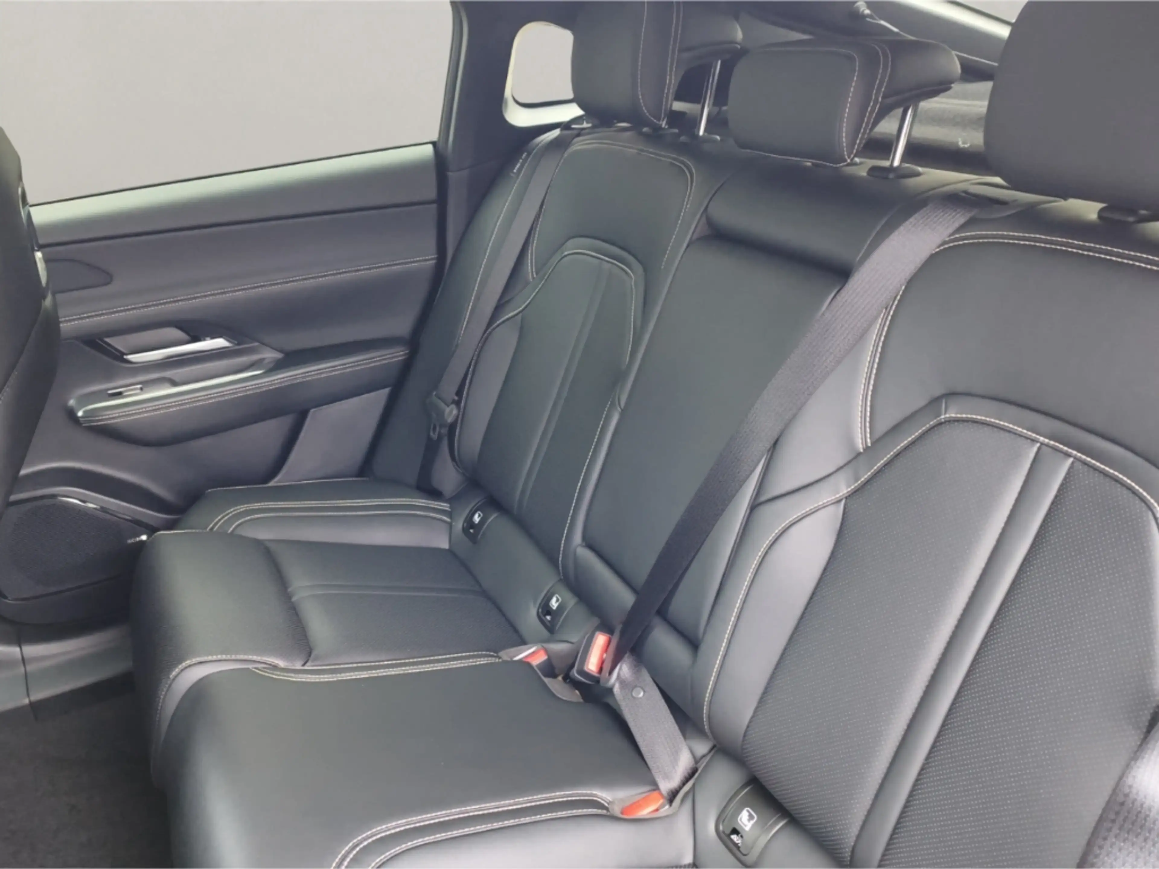 Mazda 6 Takumi+LEDER SCHWARZ+GJ-RÄDER !! — photo 10