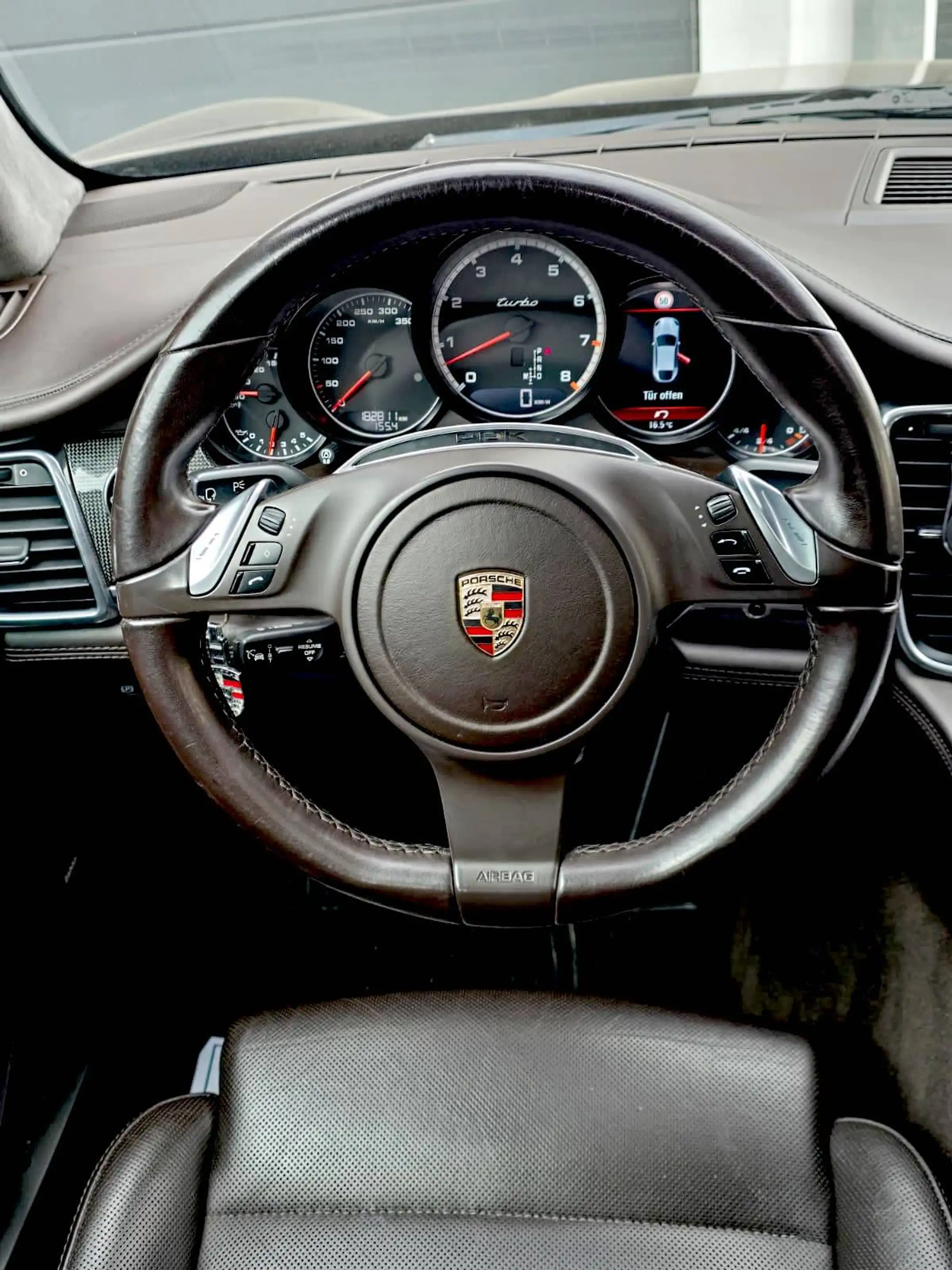 Porsche Panamera Turbo — photo 9