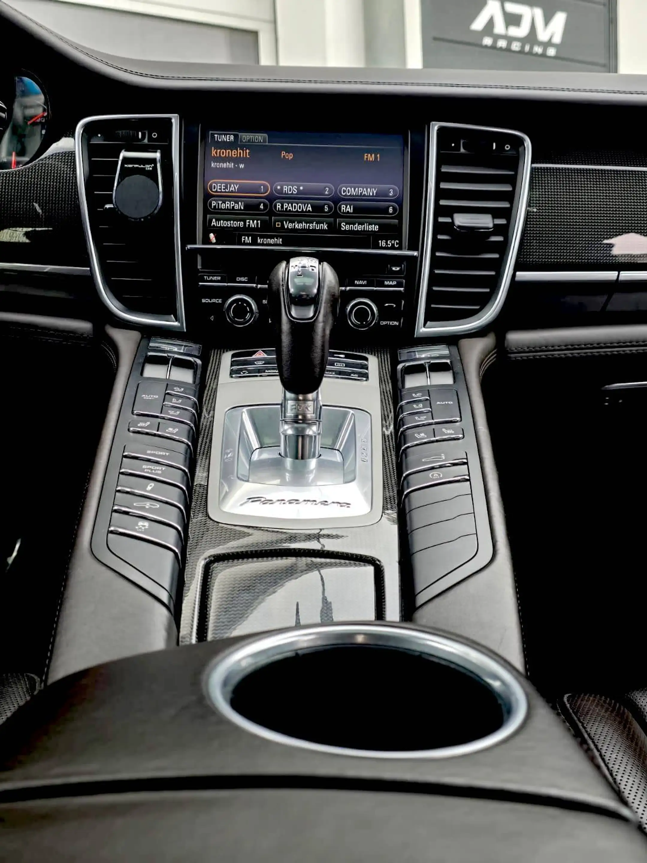 Porsche Panamera Turbo — photo 8