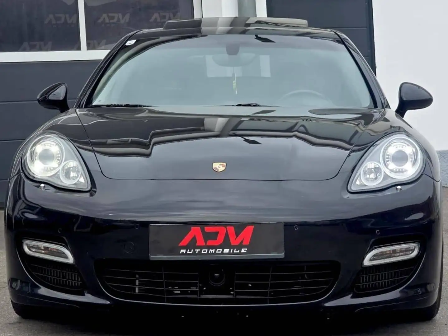 Porsche Panamera Turbo Schwarz - 2