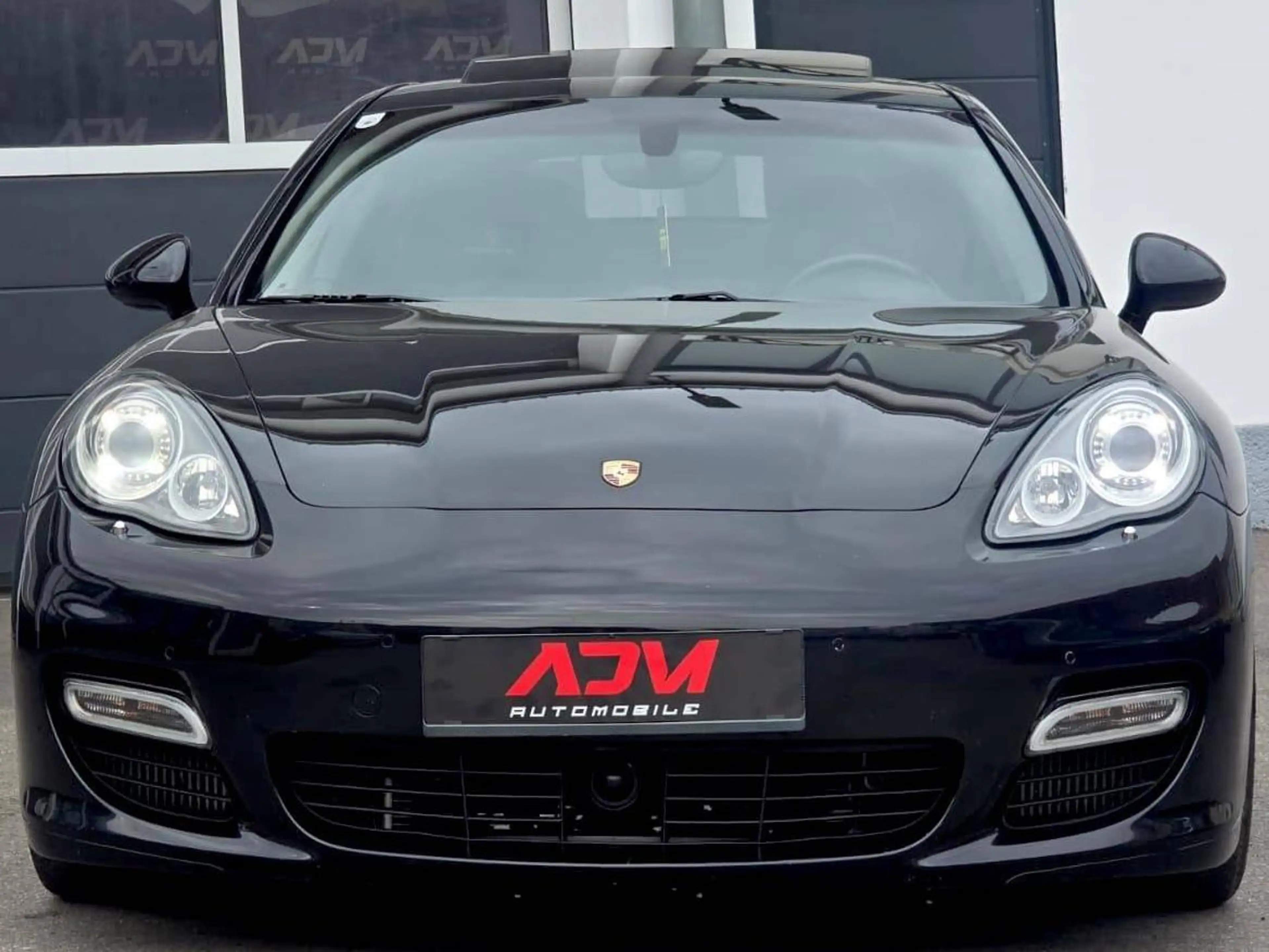 Porsche Panamera Turbo — photo 2