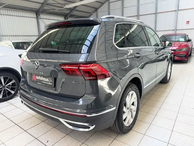 Volkswagen Tiguan view 5