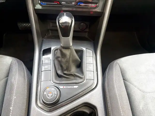 Volkswagen Tiguan view 13