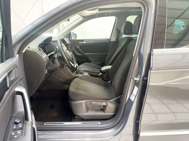 Volkswagen Tiguan view 8