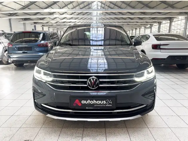 Volkswagen Tiguan view 2