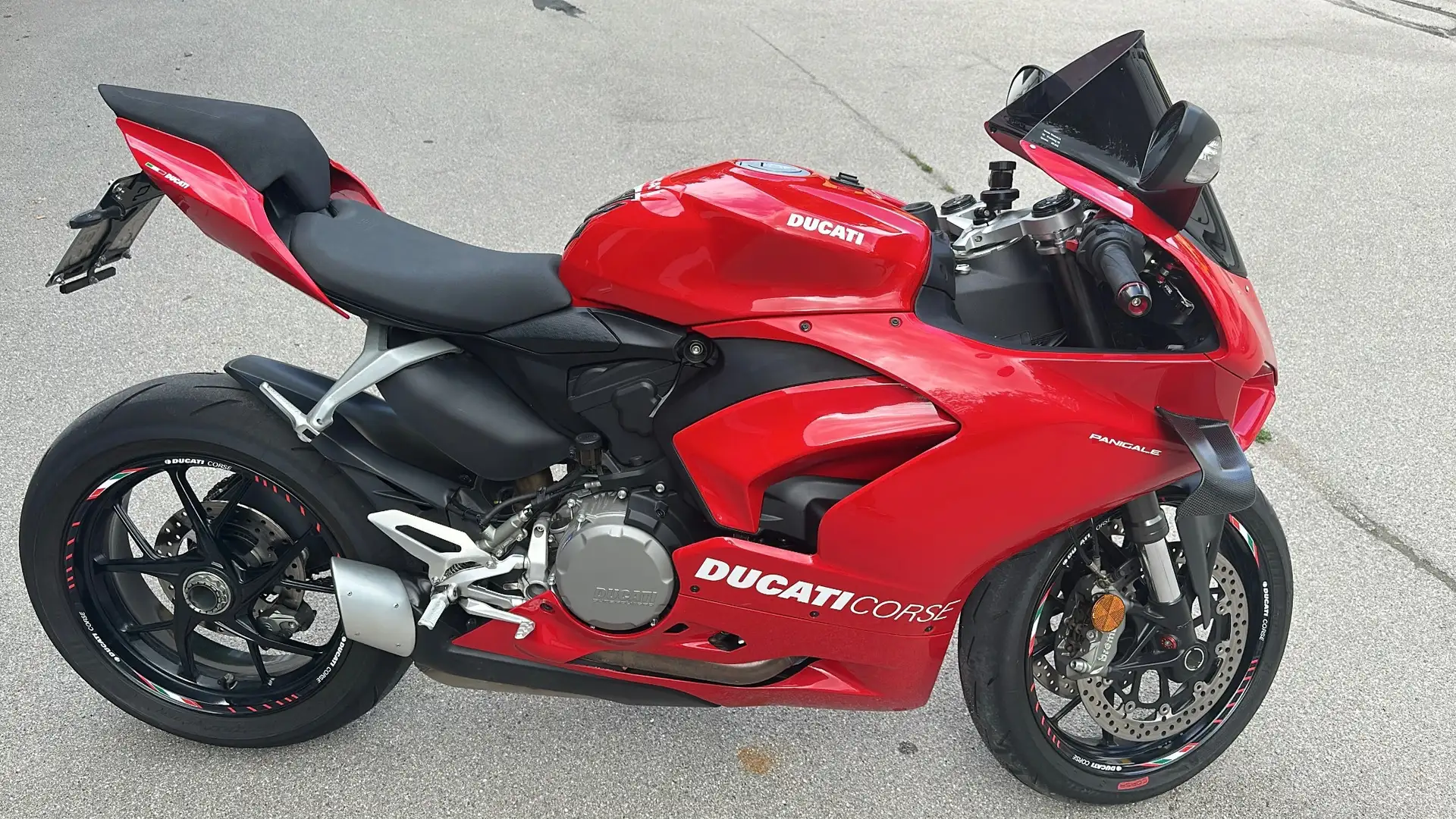 Ducati Panigale V2 Rosso - 2