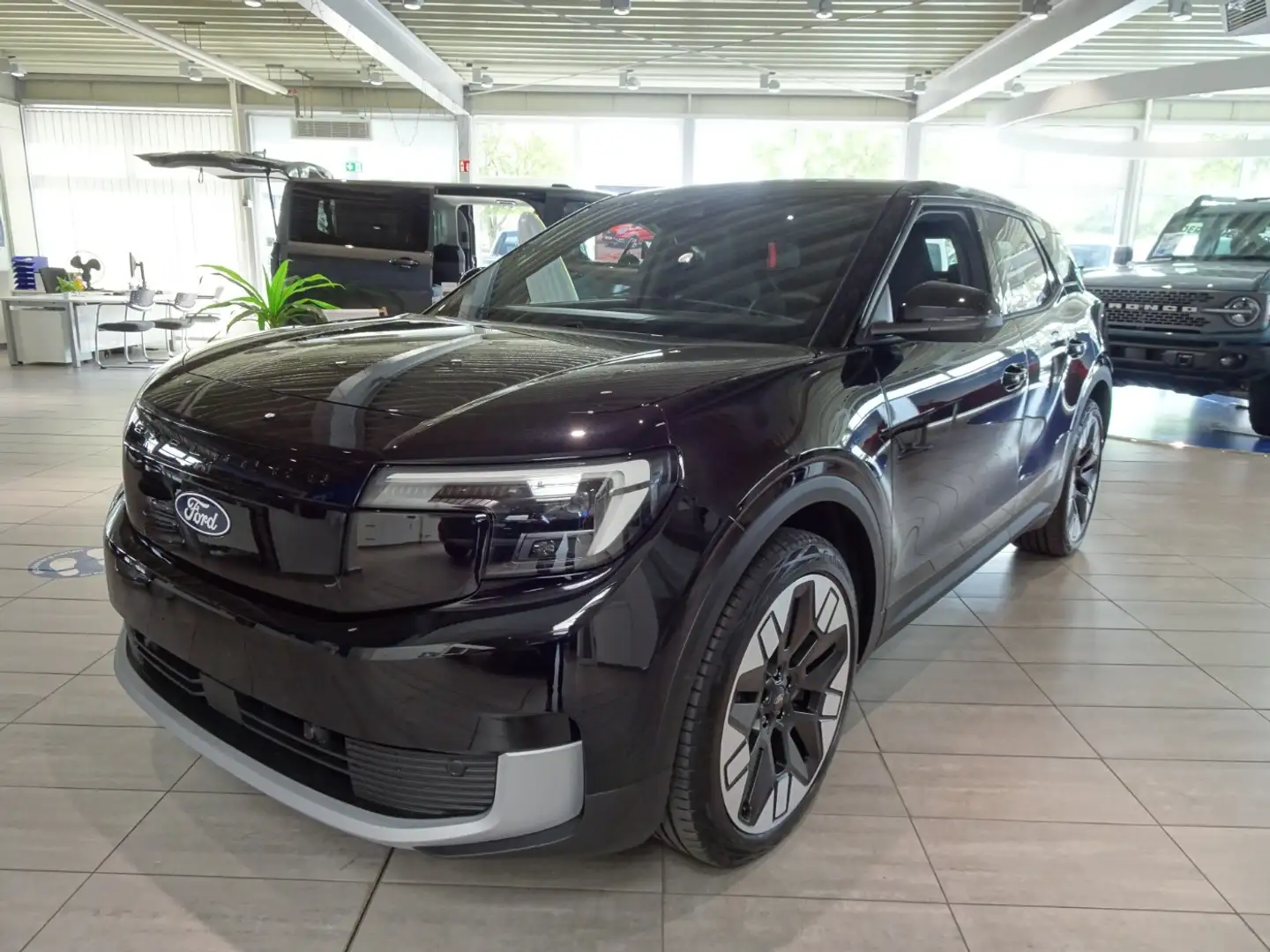 Ford Explorer BEV AWD NAV*B&O*LED-MATRIX Schwarz - 2