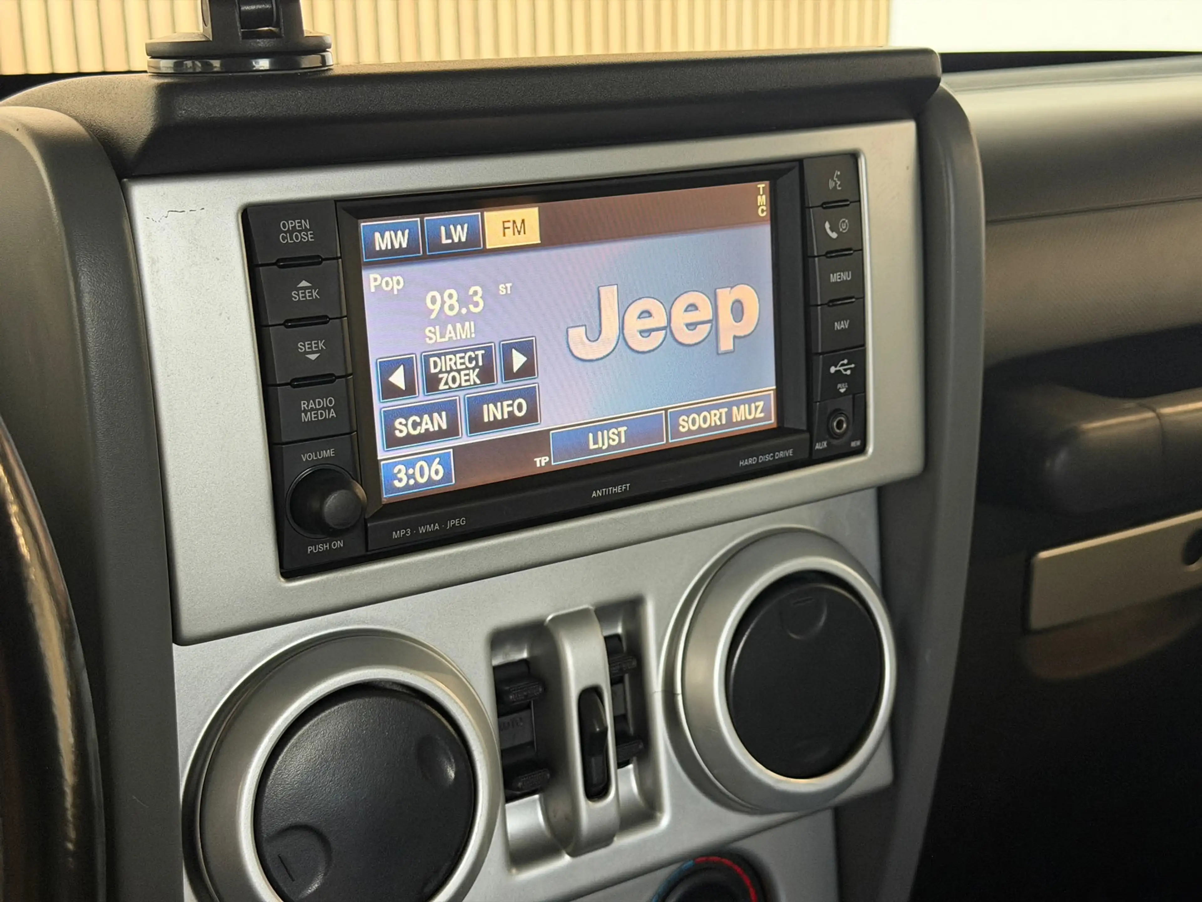 Jeep Wrangler JEEP UNLIMITED - GRIJS KENTEKEN - TREKHAAK - AIRCO — photo 10