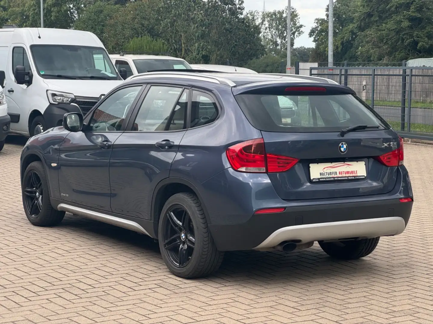 BMW X1 sDrive 18i *KLIMA*LEDER*PANORAMA-DACH*6-GANG* Azul - 2