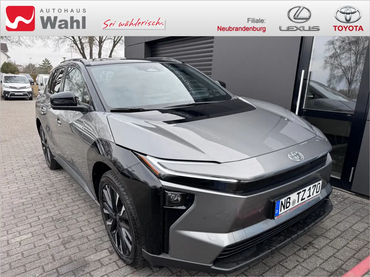 Toyota bZ4X AWD Lounge 13