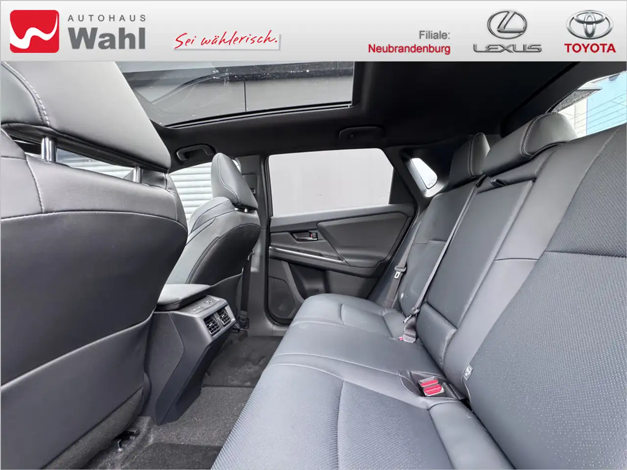 Toyota bZ4X AWD Lounge 8