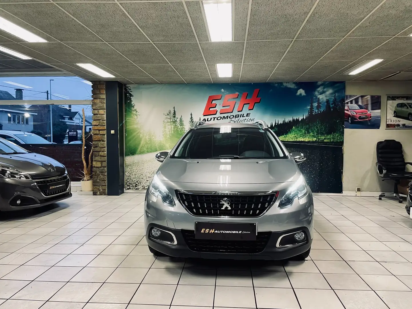 Peugeot 2008 1.2 Style 1erPROPR/GPS/ GARANTIE 12 MOIS Grijs - 2