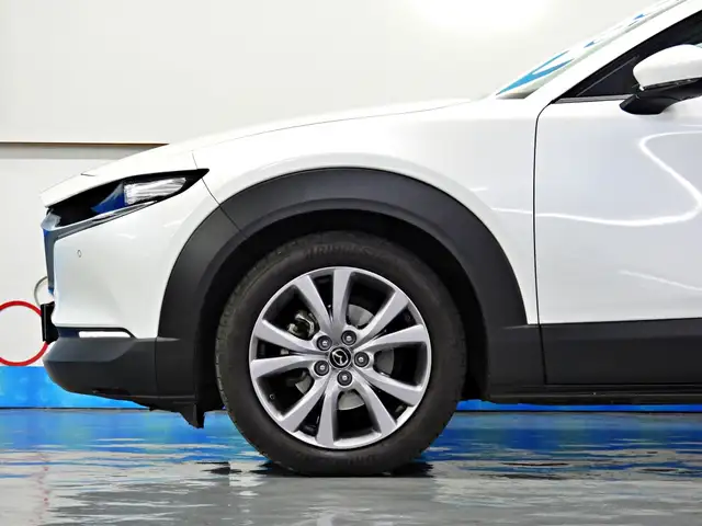 Mazda CX-30 view 3