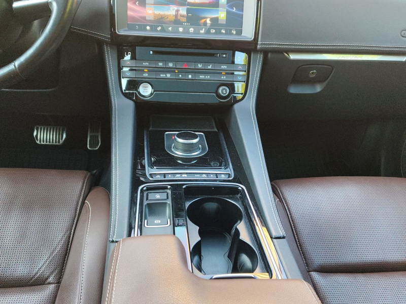 Jaguar F-Pace 30d S AWD — photo 14