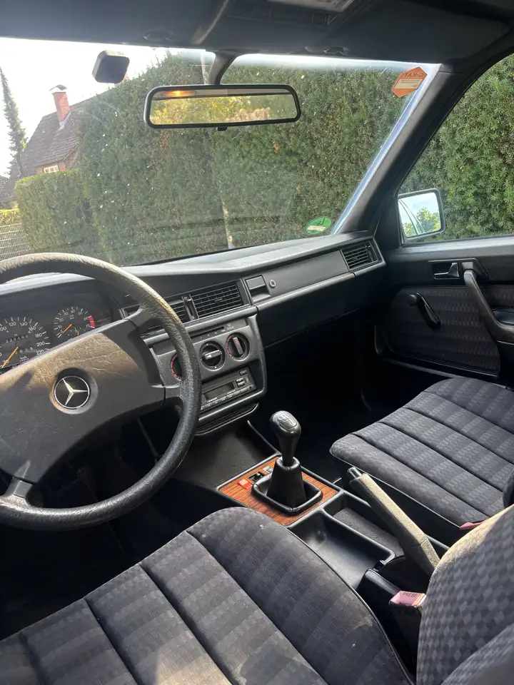 Mercedes-Benz 190 E, foto 5