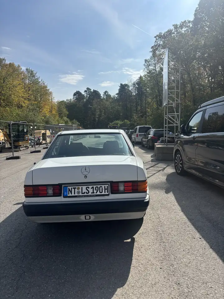 Mercedes-Benz 190 E, foto 2