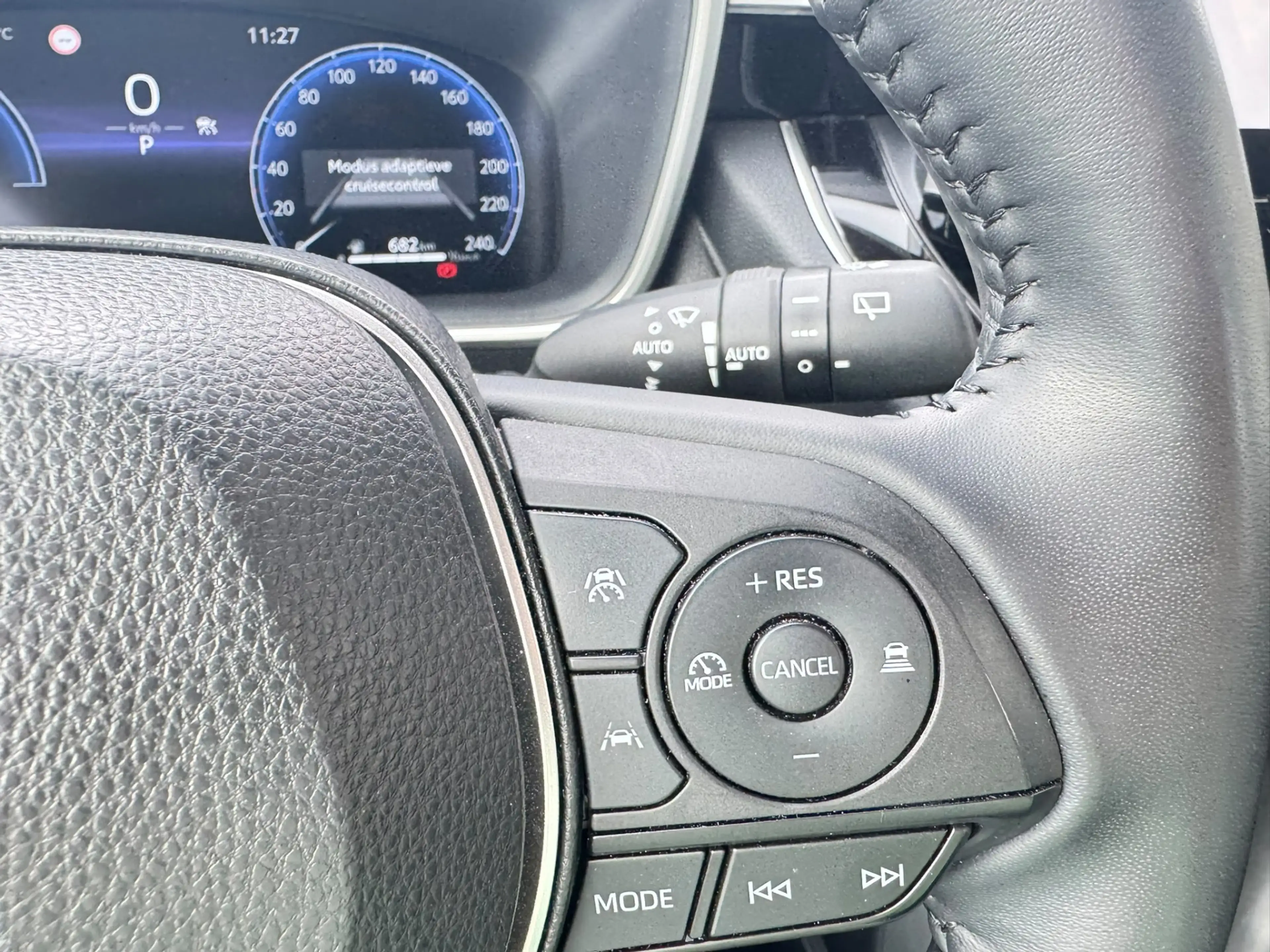 Toyota Corolla Cross 2.0 High Power Hybrid Active — photo 12