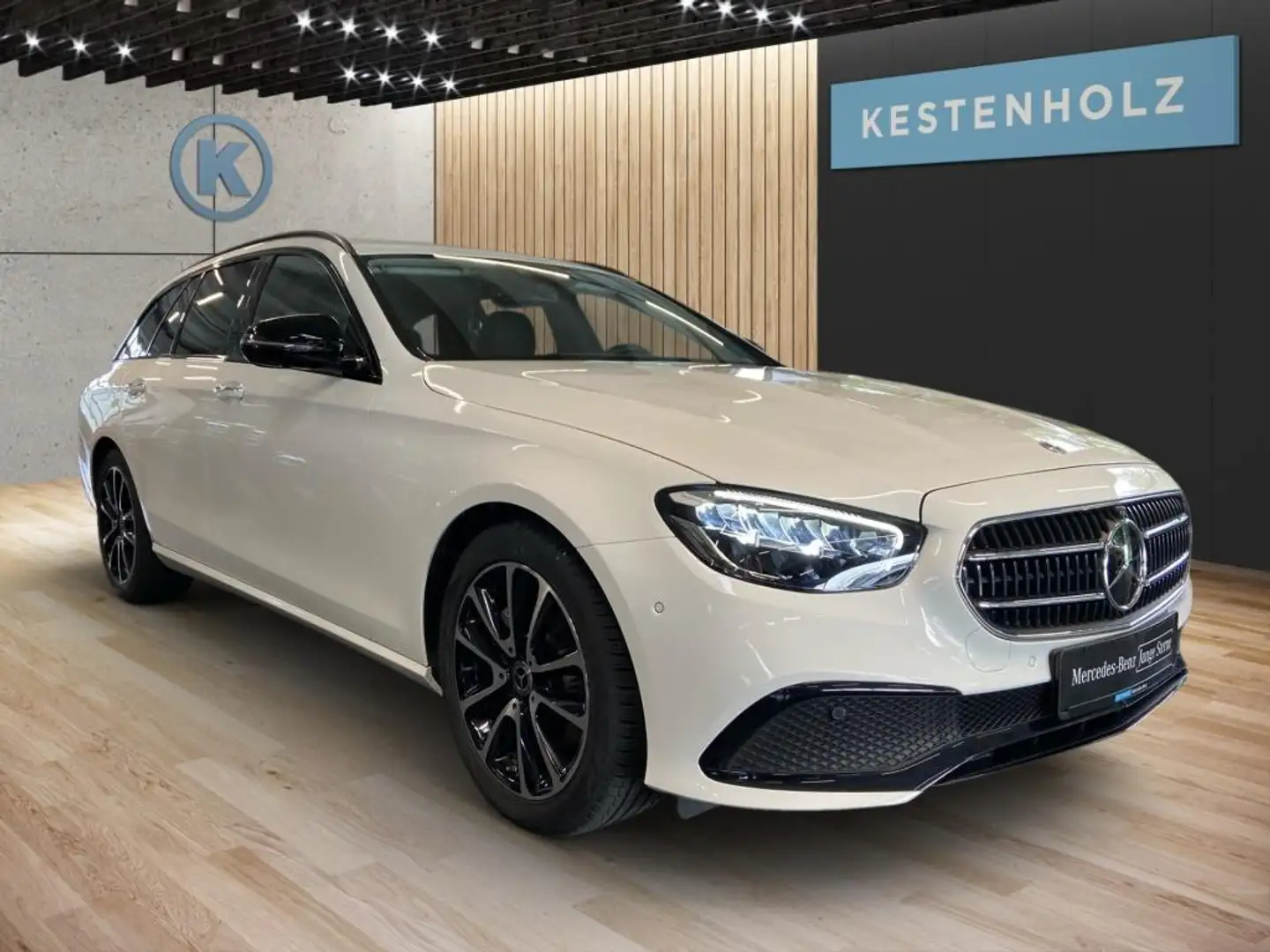 Mercedes-Benz E 220 E 220 d T *AVANTGARDE*NIGHT*360°*SHZ*MBUX*NAVI* Weiß - 2