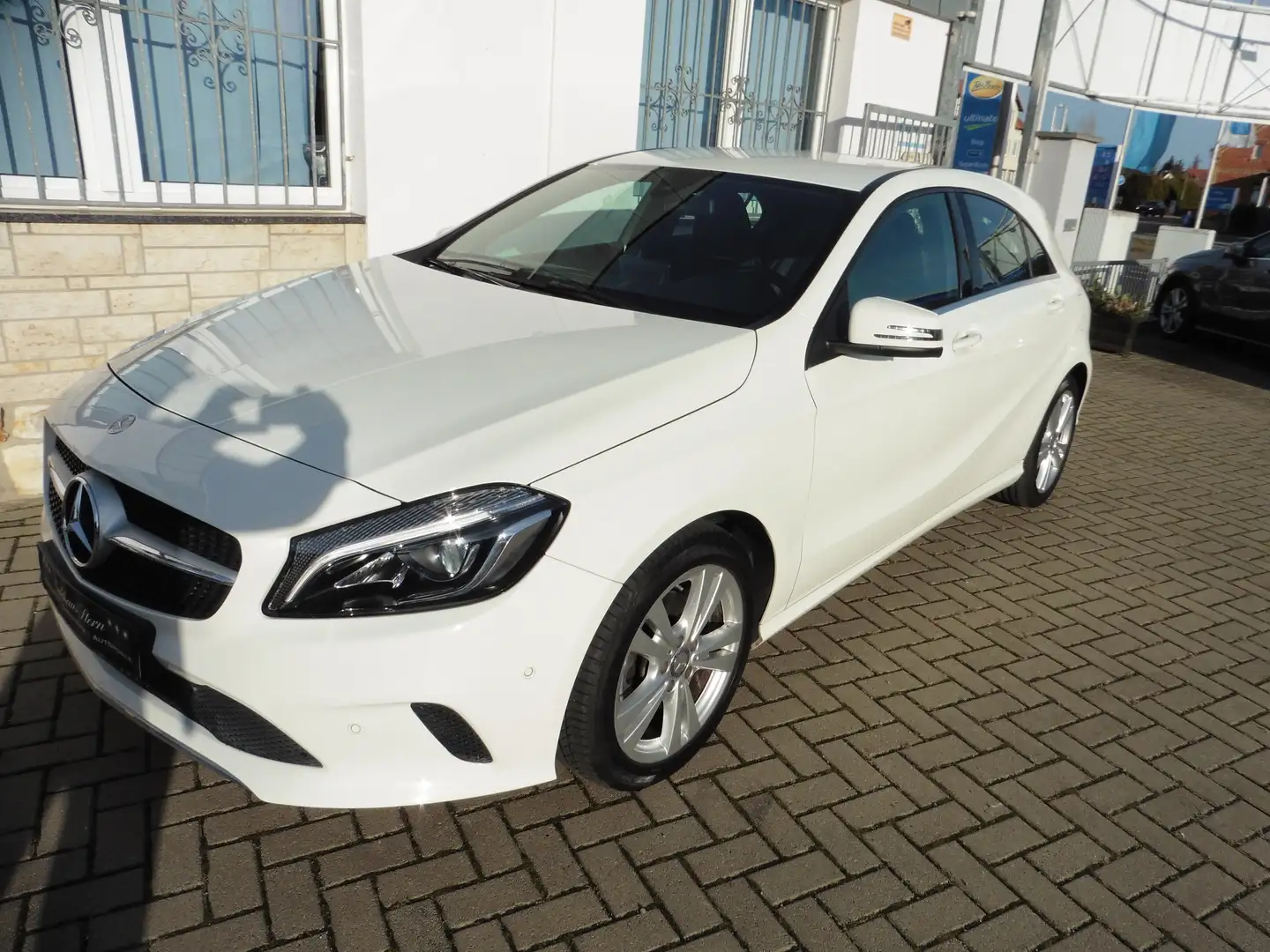Mercedes-Benz A 160 Score*LED*LEILLEDER*PDC*WR*Komfortfahrwerk... Blanc - 1