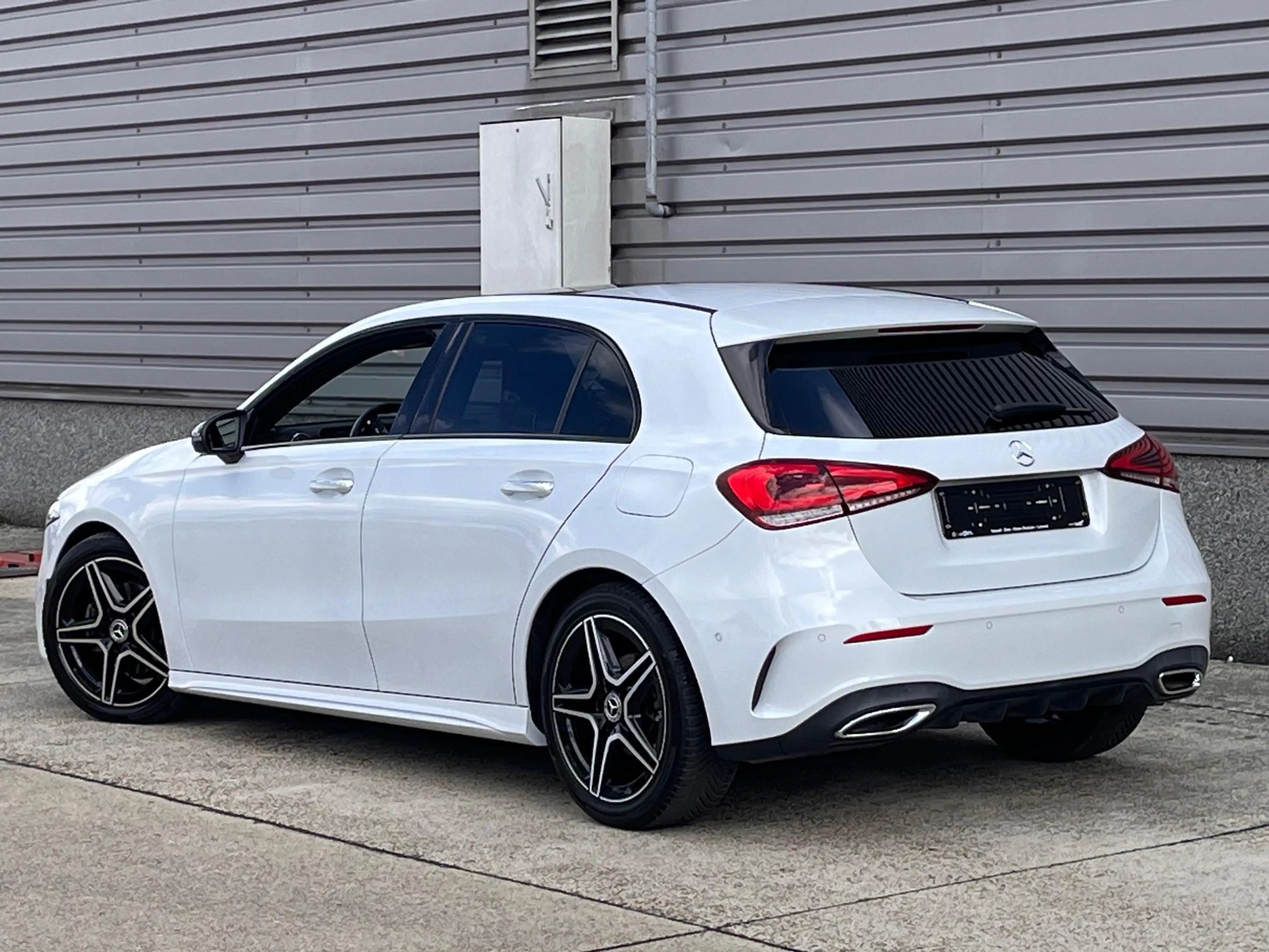 Mercedes-Benz A 180 d AMG/Pano/Leder — photo 5