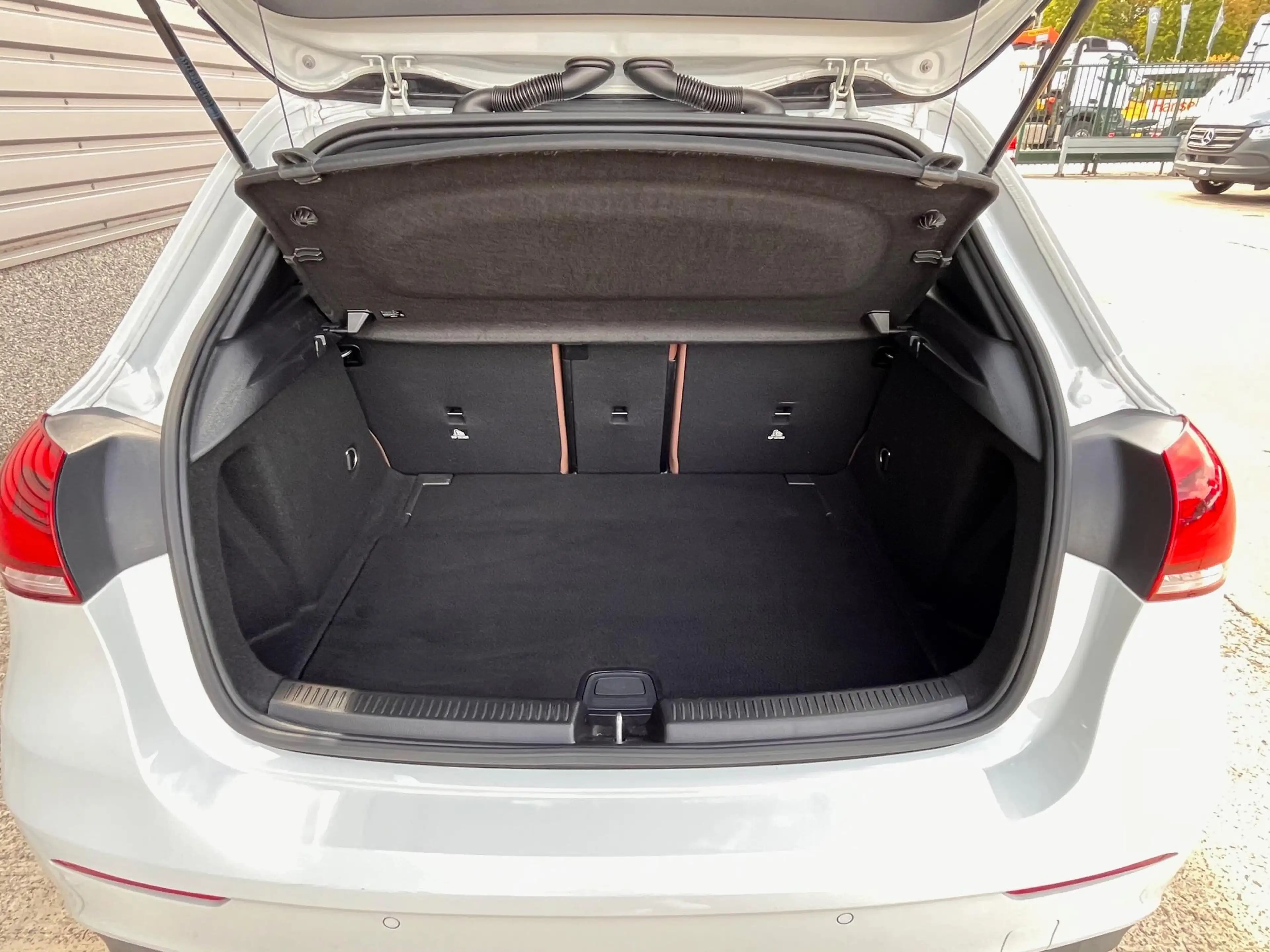 Mercedes-Benz A 180 d AMG/Pano/Leder — photo 7