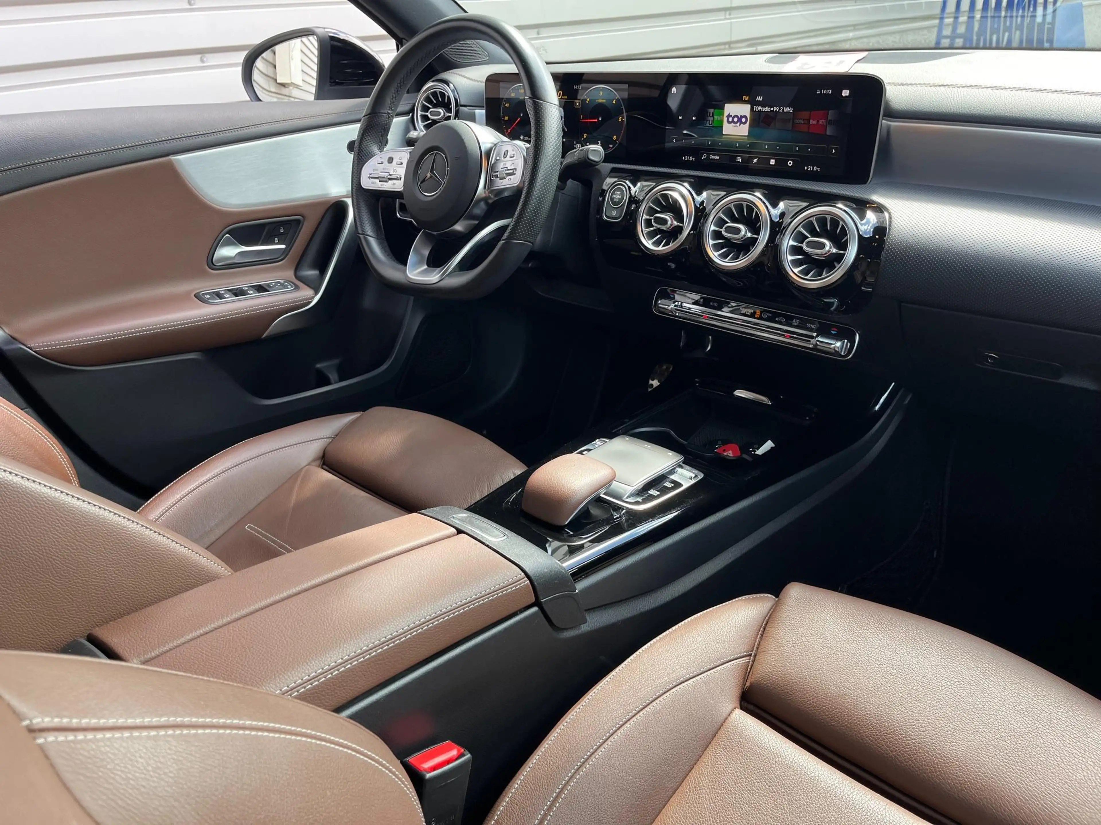 Mercedes-Benz A 180 d AMG/Pano/Leder — photo 10