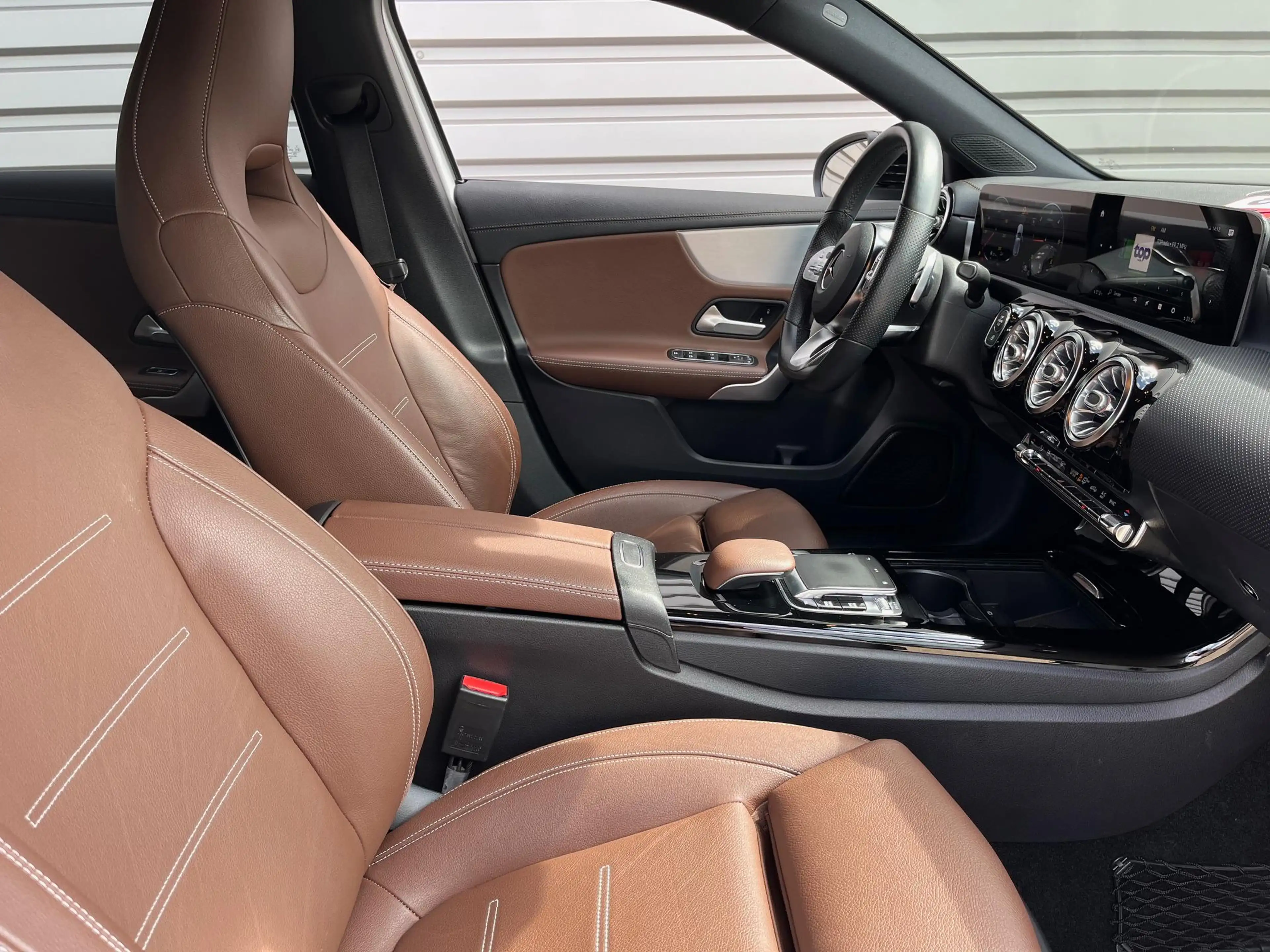 Mercedes-Benz A 180 d AMG/Pano/Leder — photo 9
