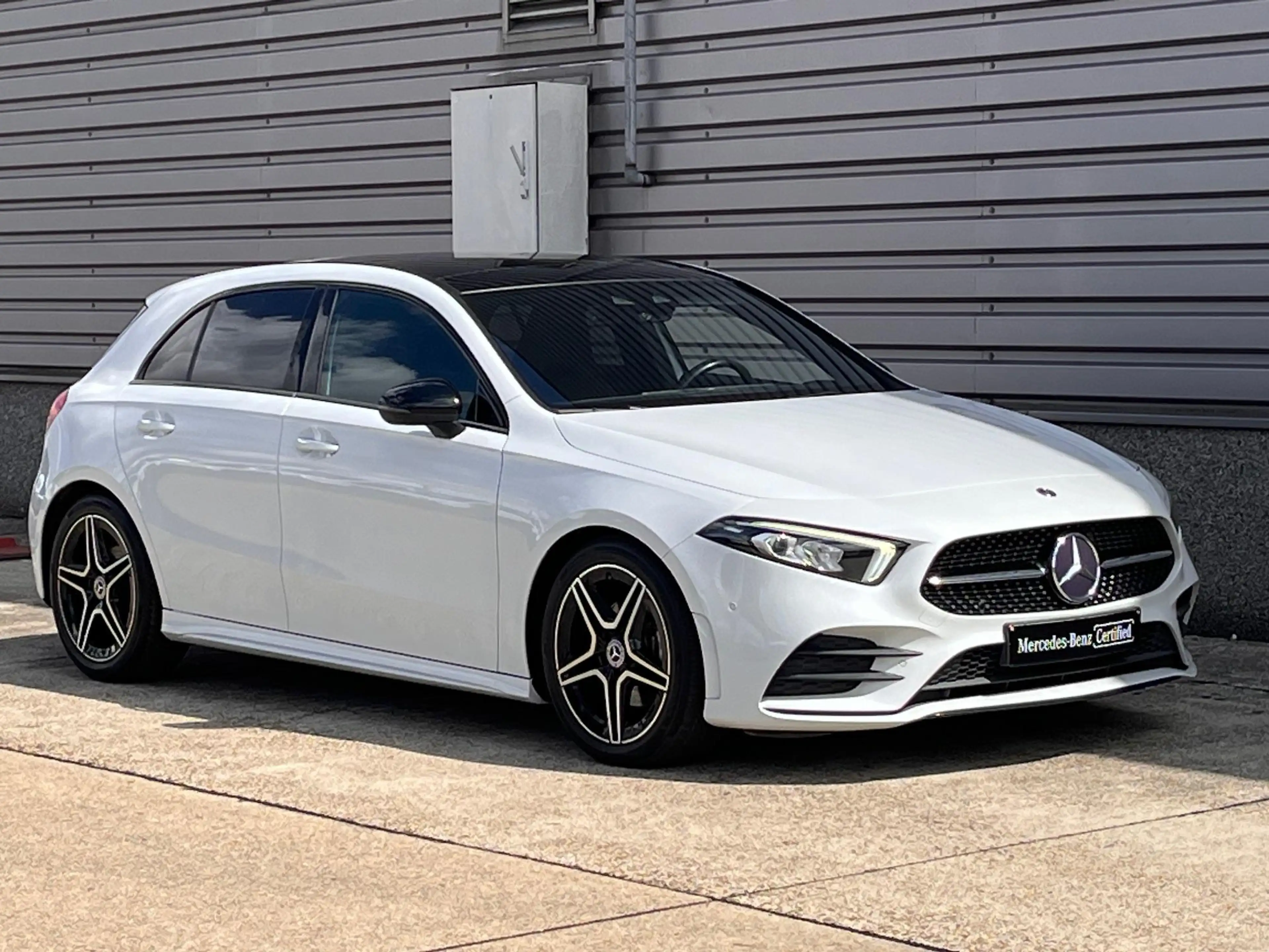 Mercedes-Benz A 180 d AMG/Pano/Leder — photo 2