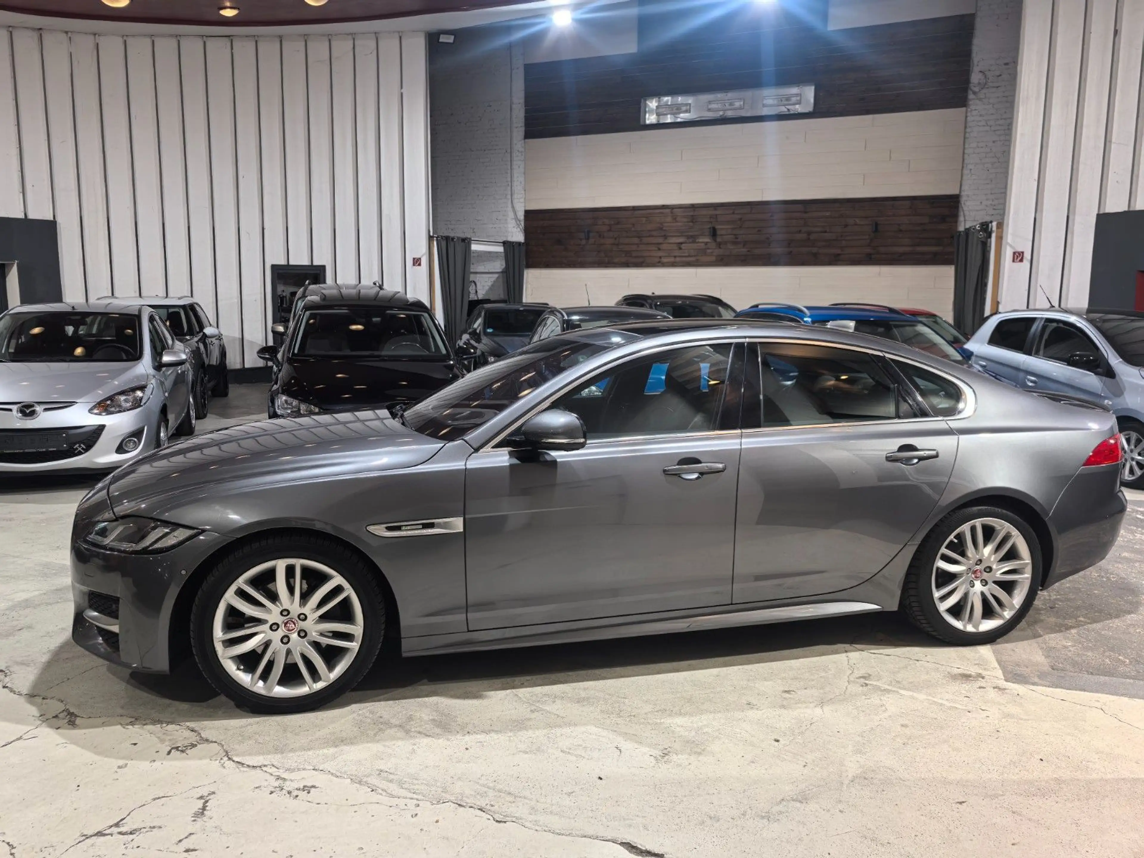Jaguar XF Portfolio Memorysitze/Head-Up/Schiebedach — photo 8