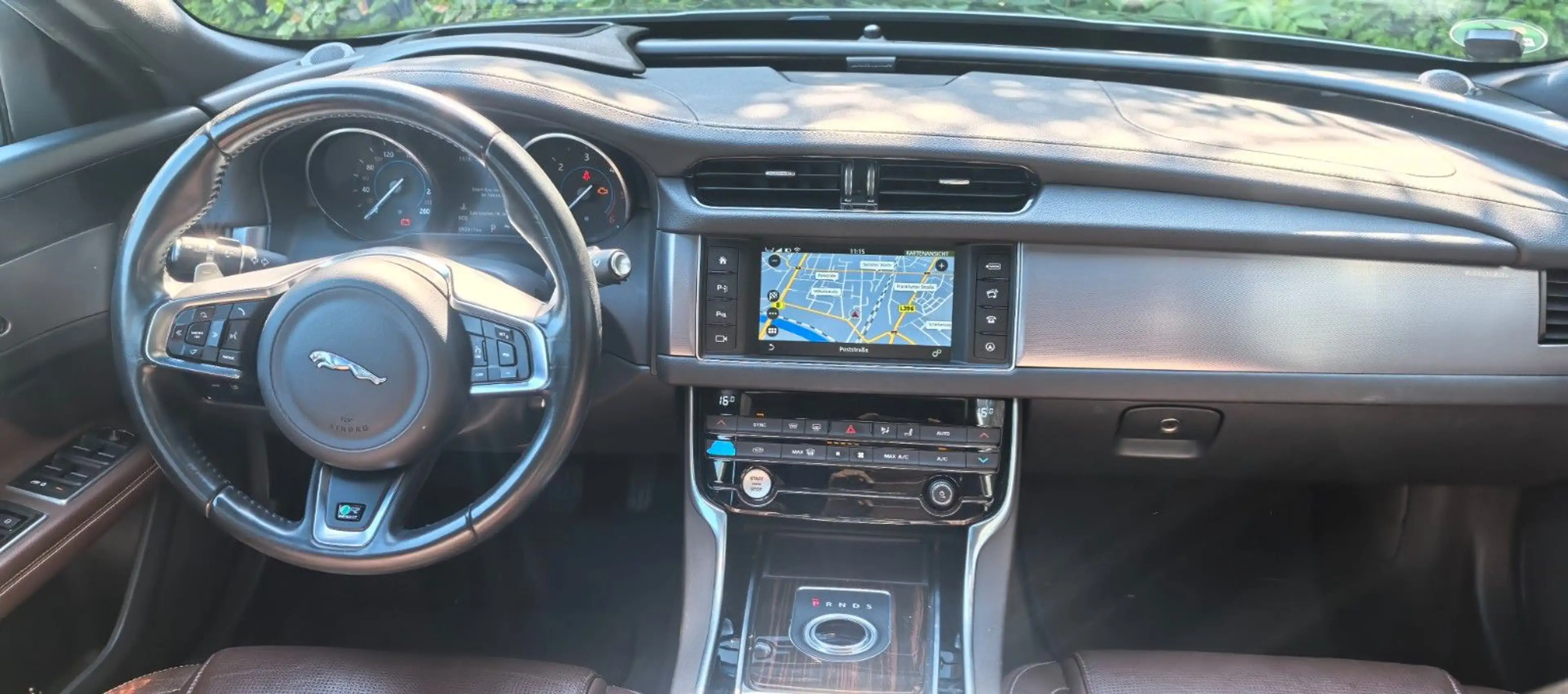 Jaguar XF Portfolio Memorysitze/Head-Up/Schiebedach — photo 22