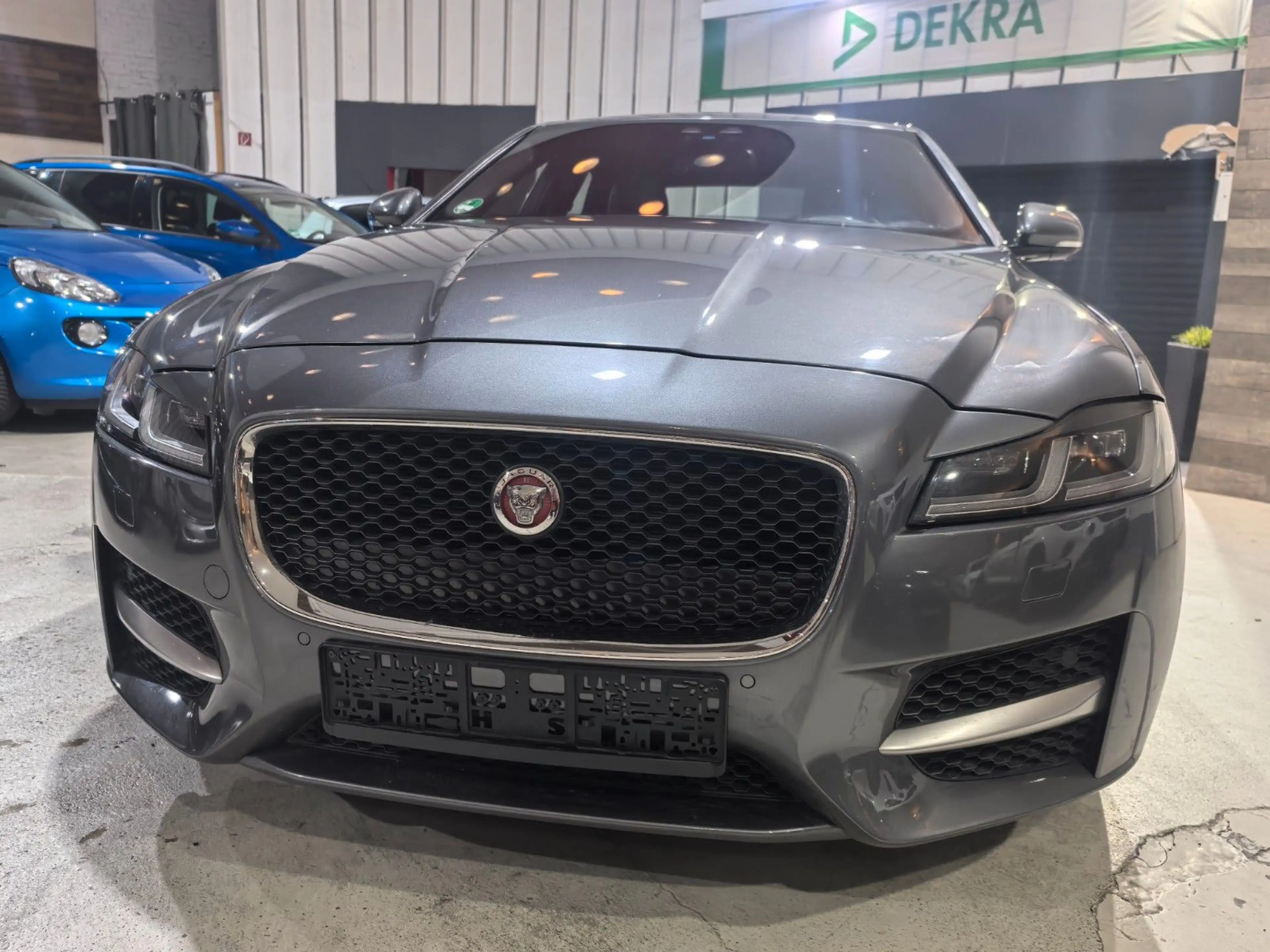 Jaguar XF Portfolio Memorysitze/Head-Up/Schiebedach — photo 41