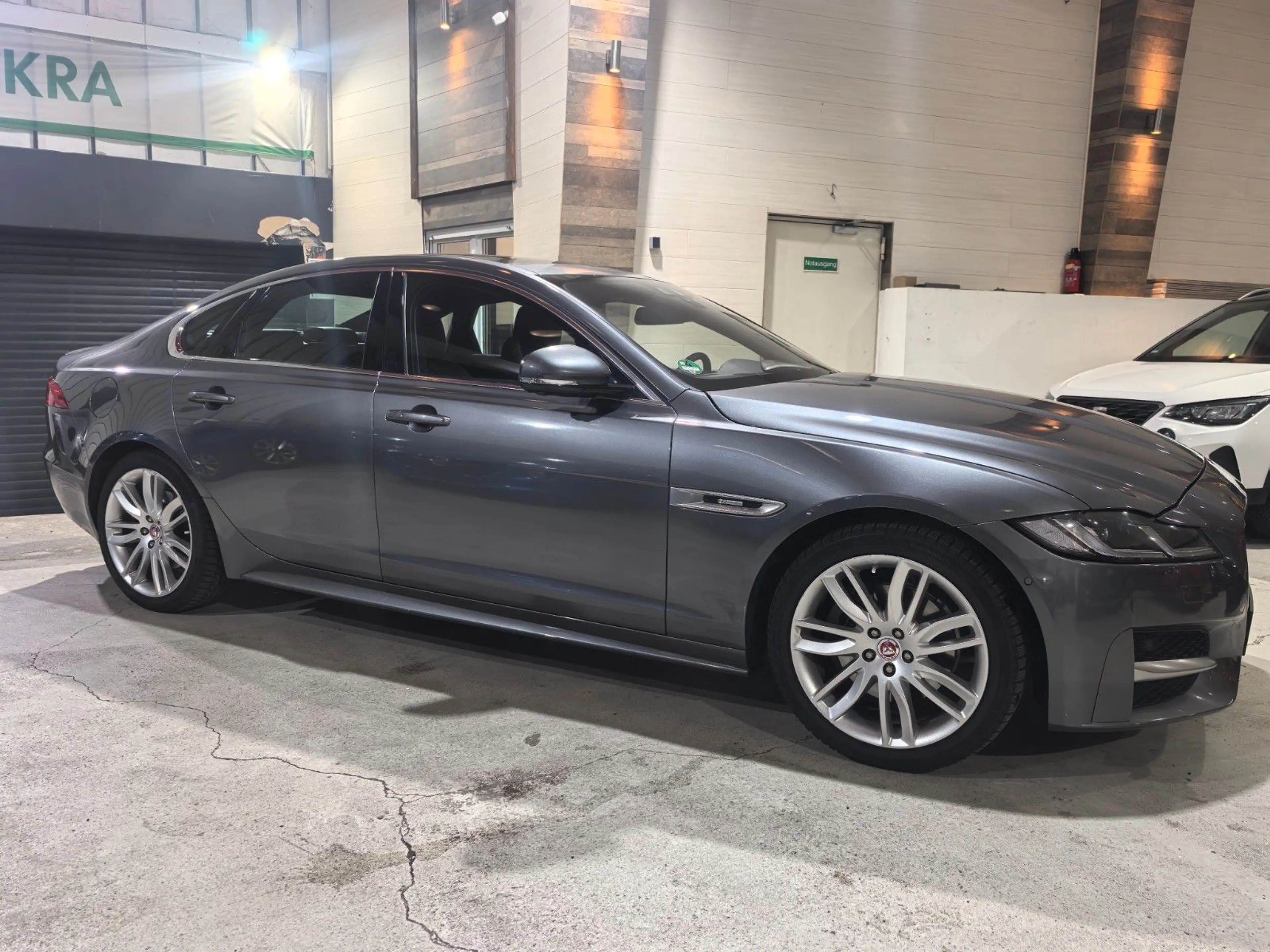 Jaguar XF Portfolio Memorysitze/Head-Up/Schiebedach — photo 7