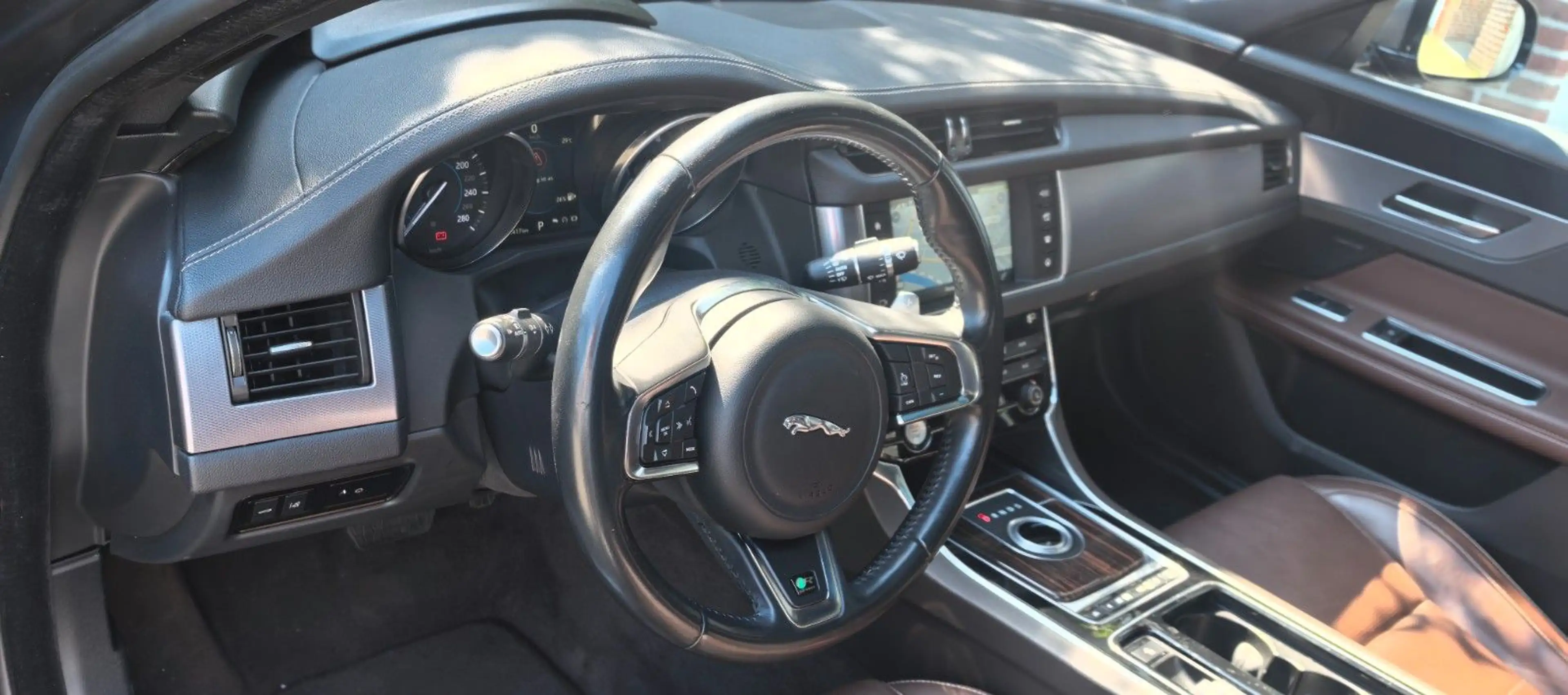 Jaguar XF Portfolio Memorysitze/Head-Up/Schiebedach — photo 32