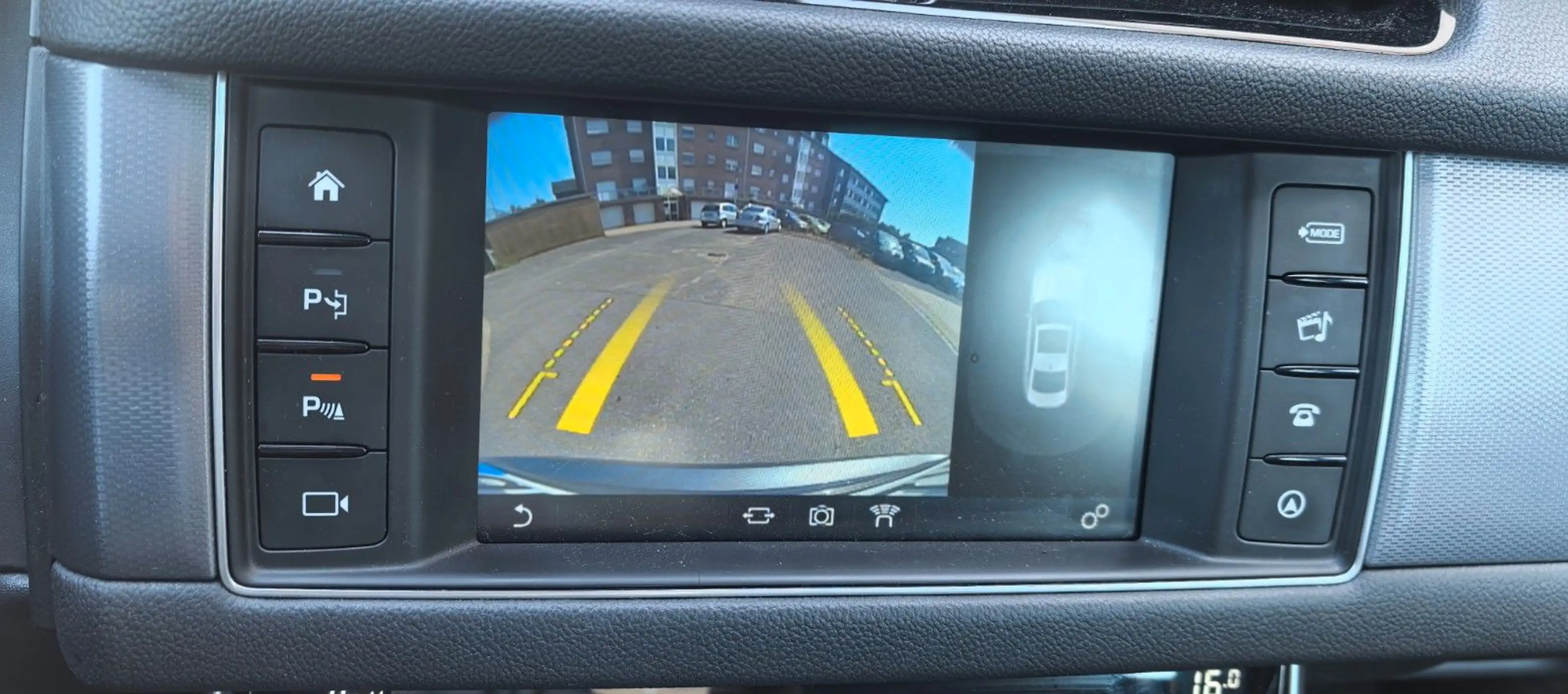 Jaguar XF Portfolio Memorysitze/Head-Up/Schiebedach — photo 34