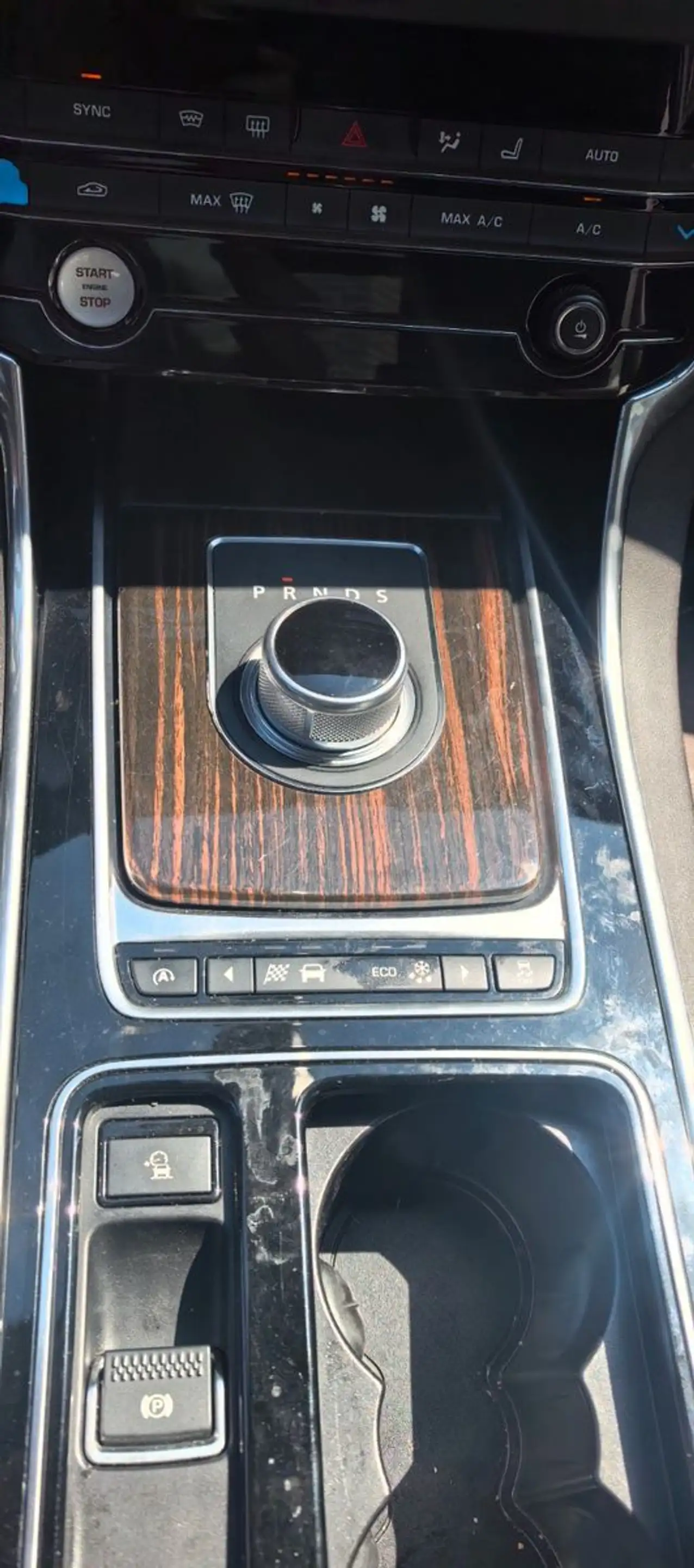 Jaguar XF Portfolio Memorysitze/Head-Up/Schiebedach — photo 11
