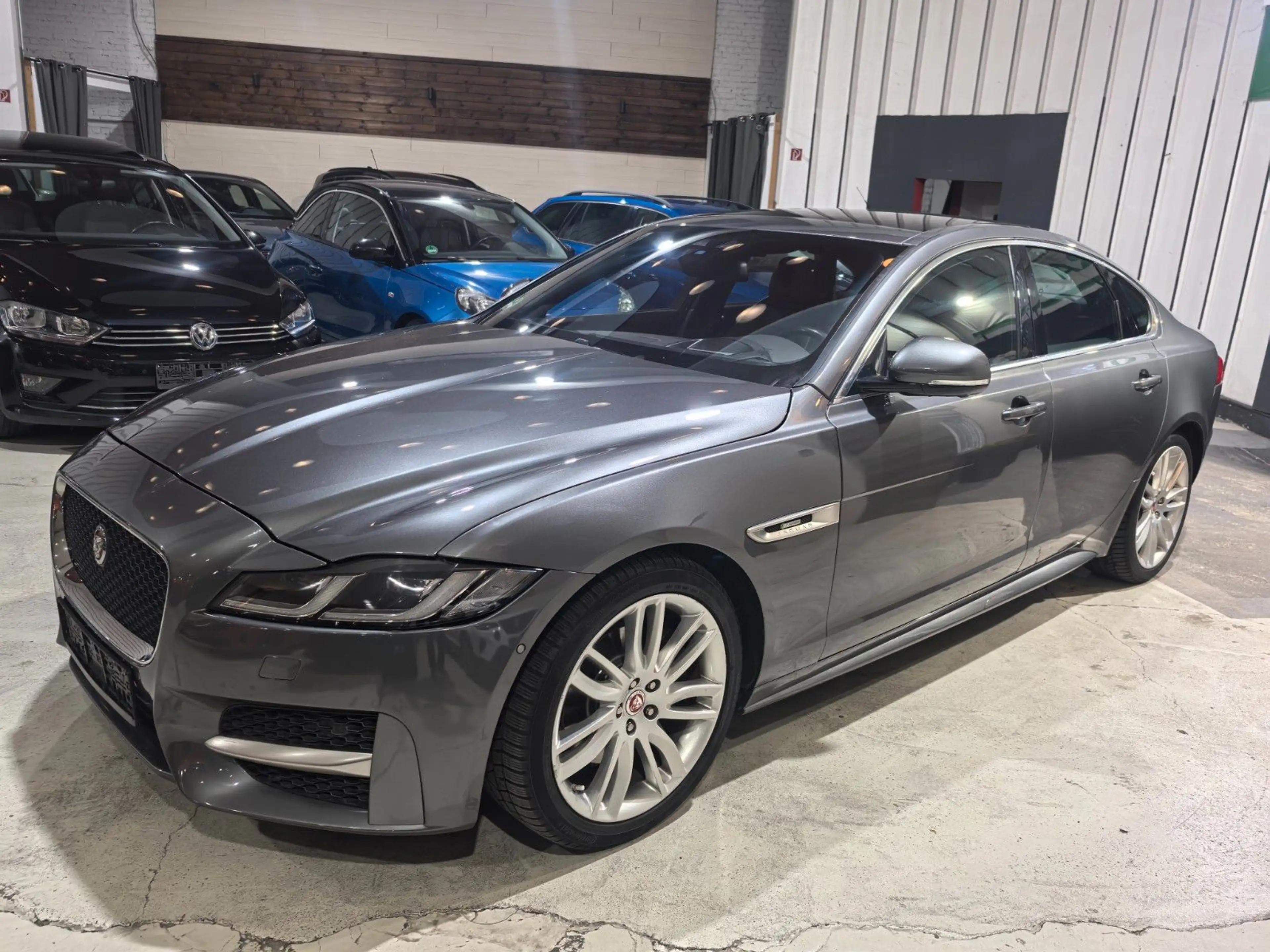 Jaguar XF Portfolio Memorysitze/Head-Up/Schiebedach — photo 40