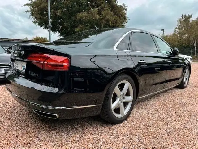 Audi A8 view 4