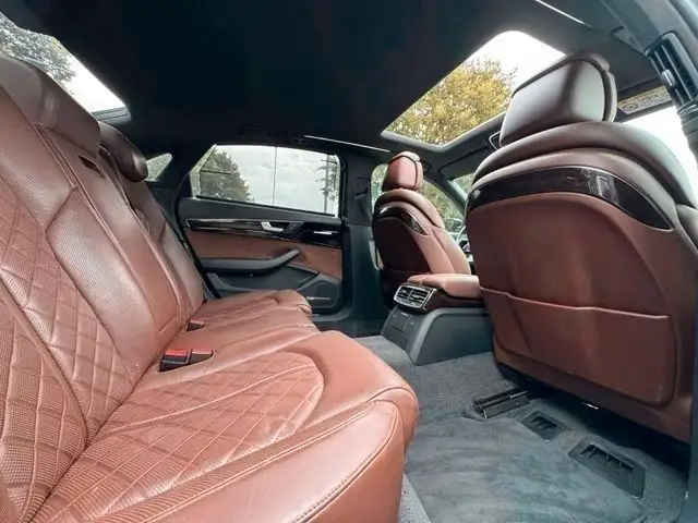 Audi A8 view 11