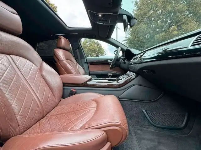 Audi A8 view 10