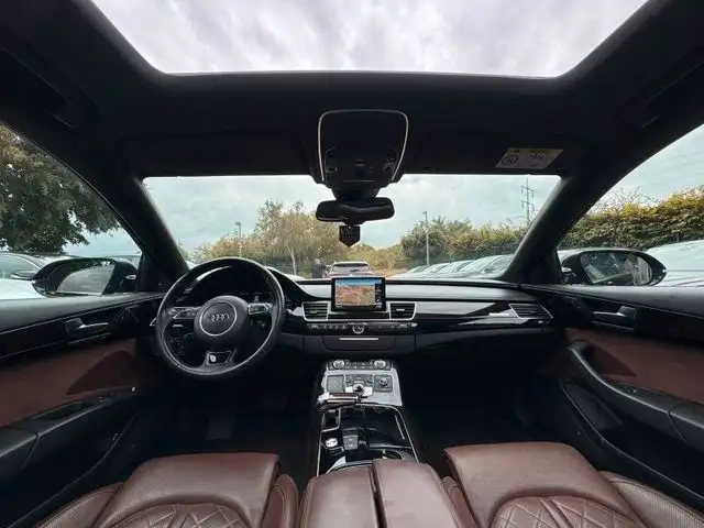 Audi A8 view 9