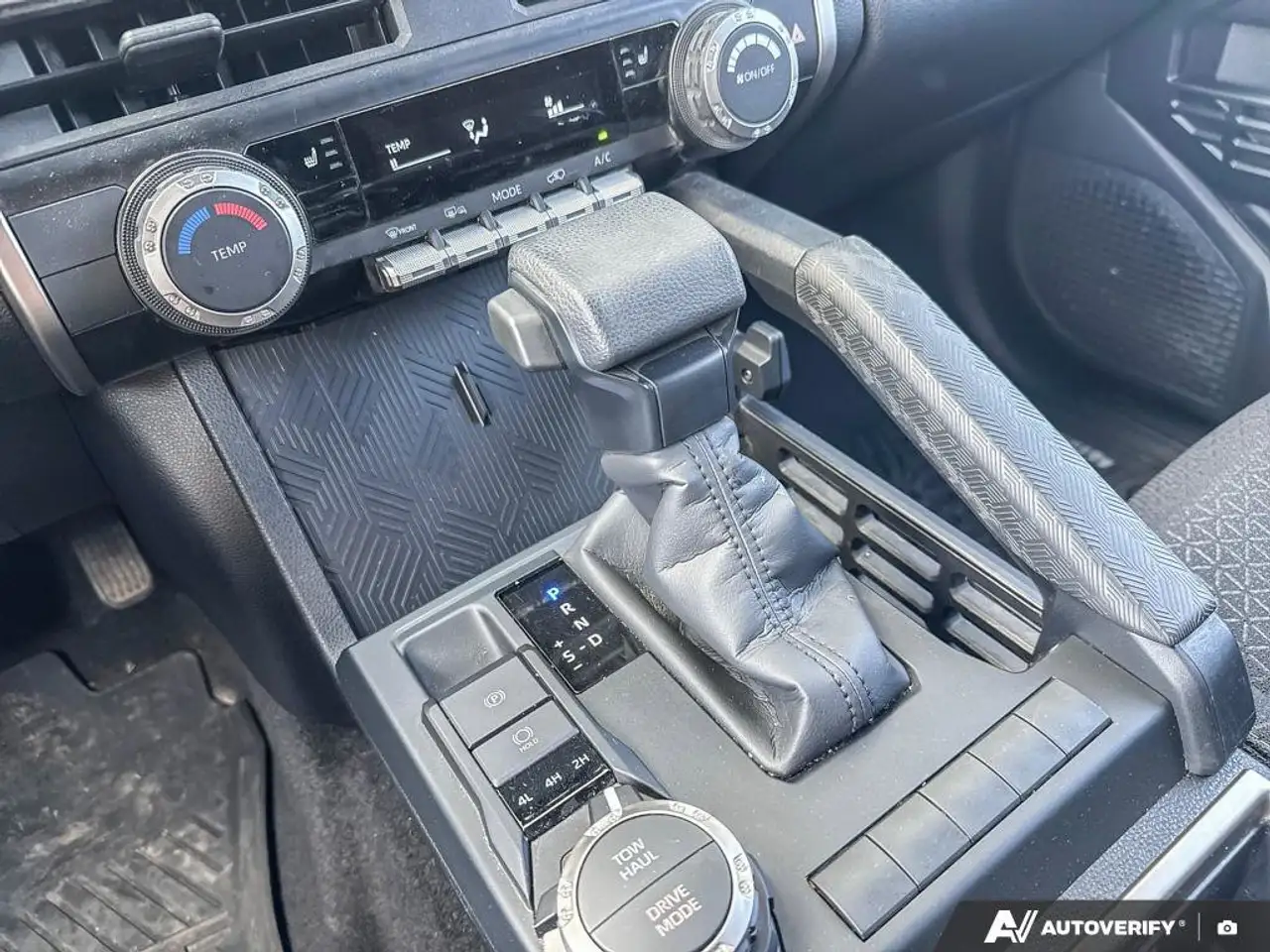 Toyota 4-Runner снимка Toyota 4-Runner