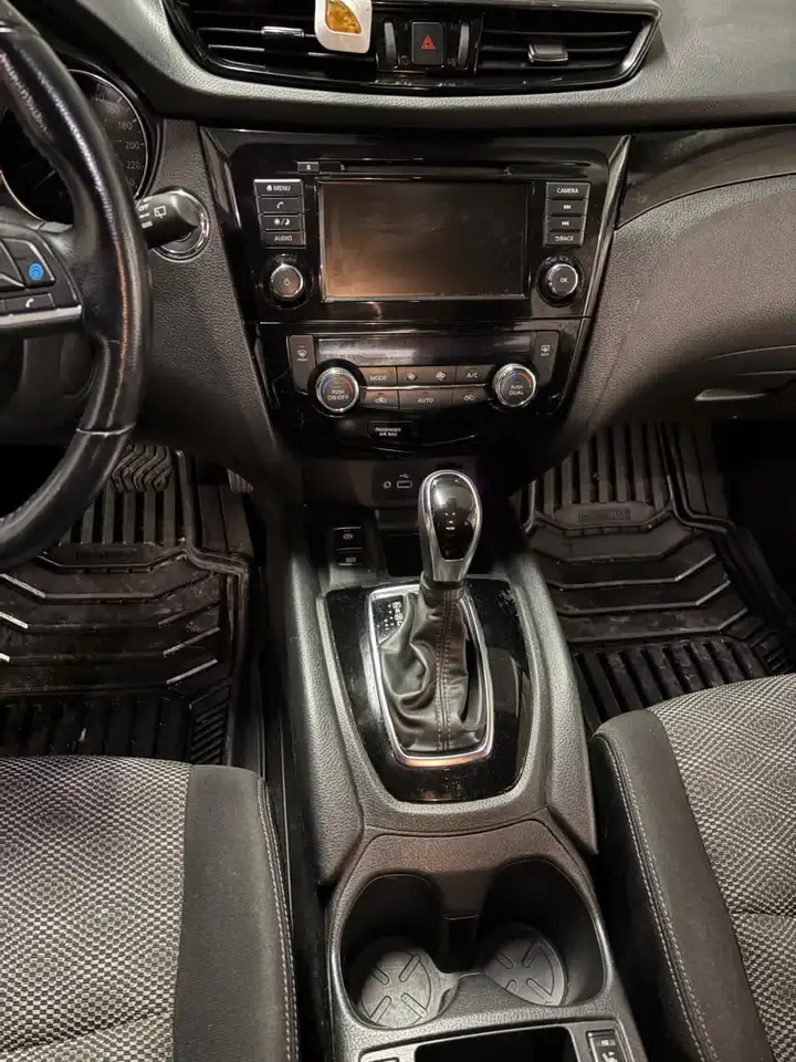 Nissan Qashqai снимка Nissan Qashqai