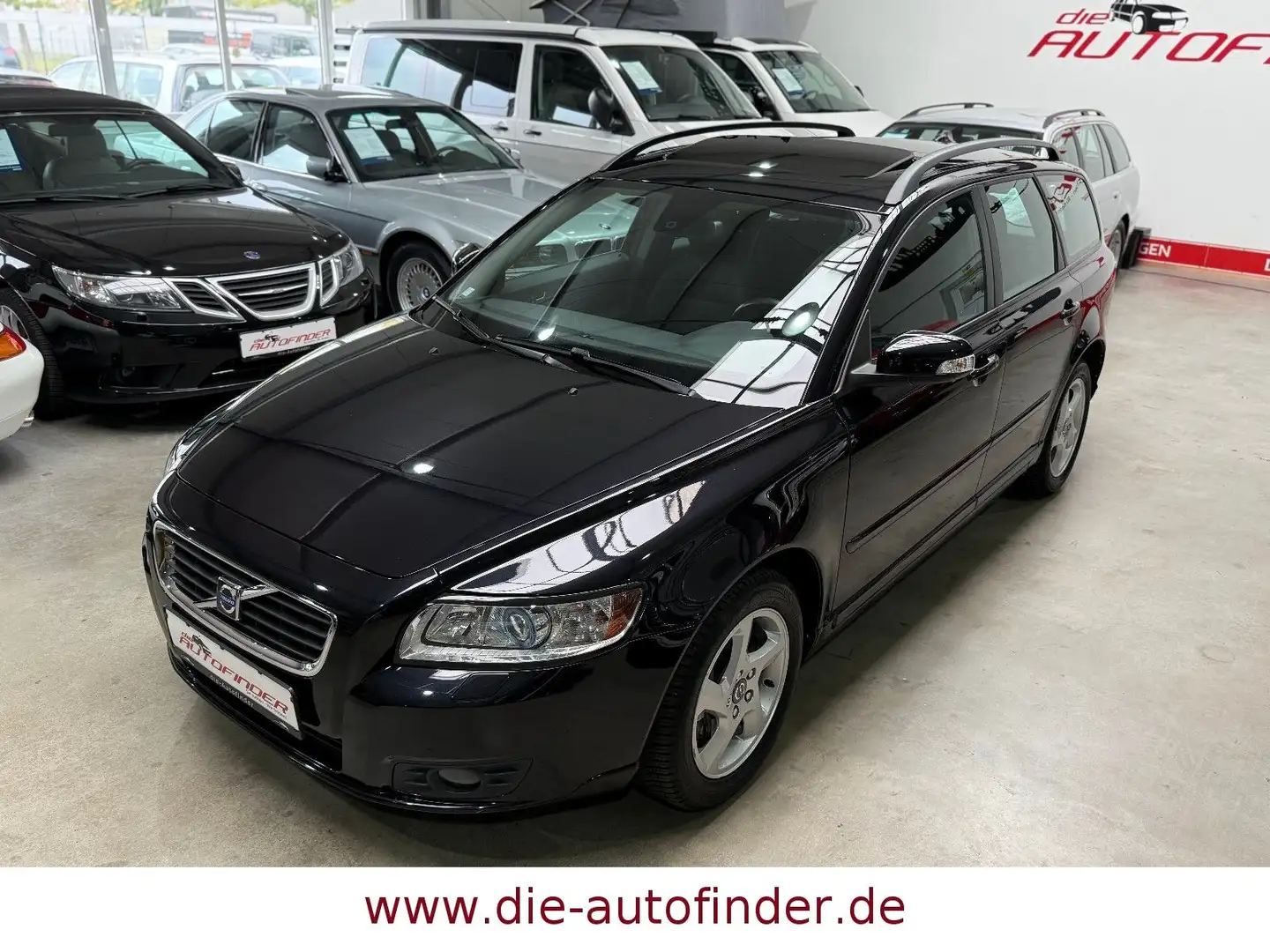 Volvo V50 Kombi T5 AWD Xenon,GSD,Sitzh,PDC,AHK,1.Hand Schwarz - 2