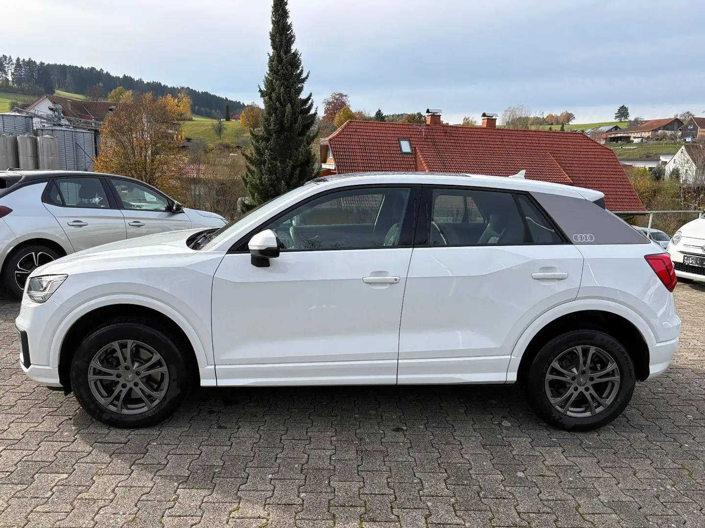 Audi Q2 Sport AUTOMATIK, LED, NAVI Wit - 2