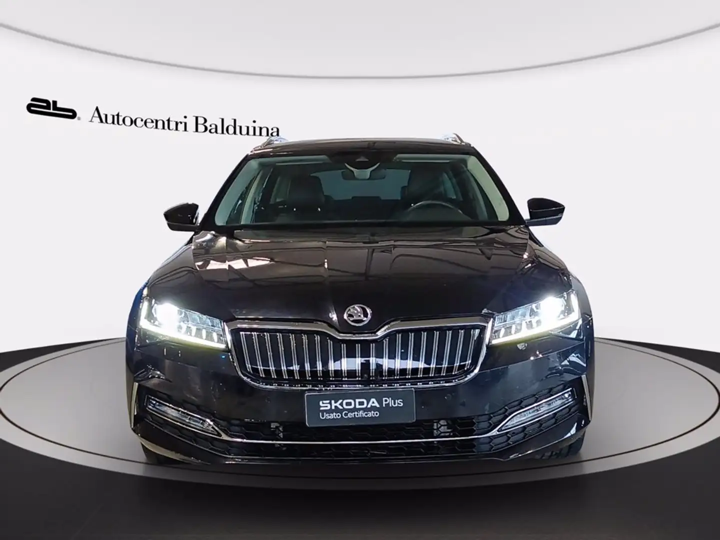 Skoda Superb wagon iv 1.4 tsi phev sportline dsg Schwarz - 2
